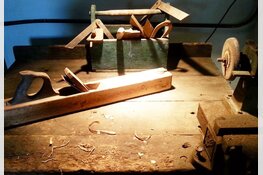 Expositie over hout en bewerking nadert einde in museumboerderij Hoogwoud