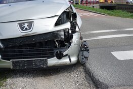 Veel schade bij ongeval met twee auto&#39;s in Opmeer