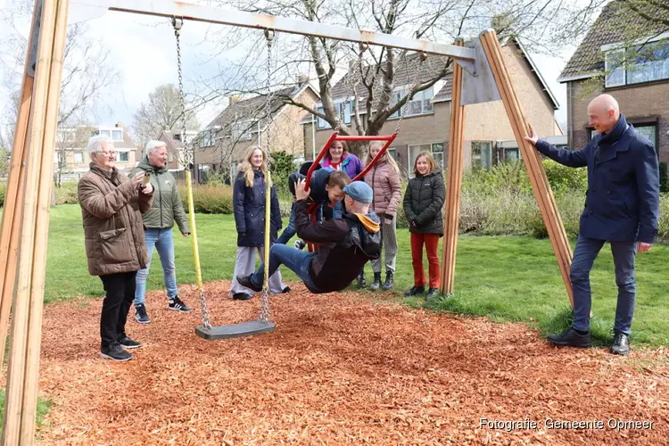 Duoschommel officieel in gebruik genomen