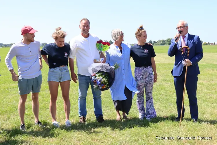 Gemeentelijke oorkonde voor Erik Groot uit Spanbroek