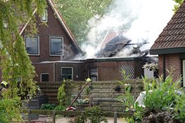 Flinke brand legt schuur in de as in De Weere