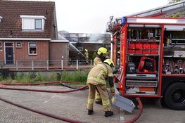 Flinke brand legt schuur in de as in De Weere