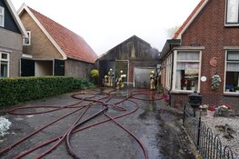 Flinke brand legt schuur in de as in De Weere