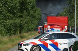 Zeer grote brand in Hensbroek, rook in wijde omtrek te zien