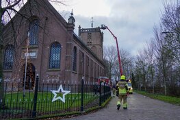 Man gewond bij val van kerk in Aartswoud