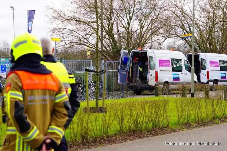 Gaslekkage in Hoogwoud, brandweer schaalt op