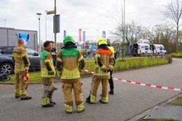 Gaslekkage in Hoogwoud, brandweer schaalt op