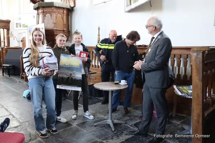 Herdenkingsboekjes Tweede Wereldoorlog uitgereikt