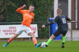 VVS '46 verliest in doelpuntenshow van De Valken, Grasshoppers verrast koploper