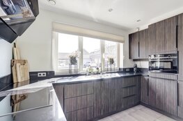 Klaversloot 41 in Broek op Langedijk, energiezuinige vrijstaande royale woning, gelegen aan het water, geschikt voor wonen en werken