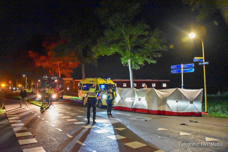 Motorrijder zwaargewond na aanrijding met boom in Hoogwoud